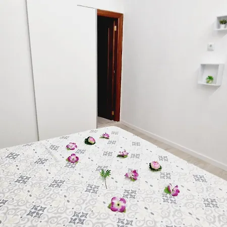 Casa vacanze Nicole, 2 Bedrooms In Playa De Americas